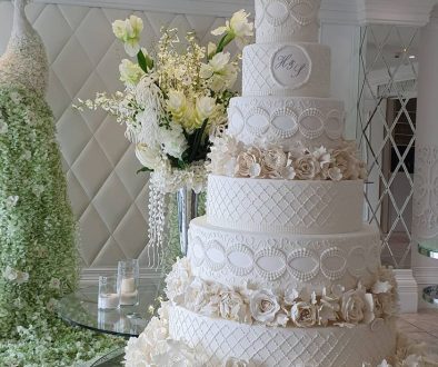 luxury wedding cake